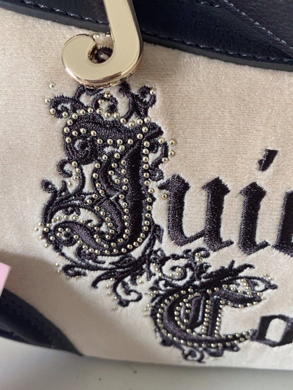 Juicy Couture Juicy Renaissance Shoulder Bag In Buff Beige W/Charm Crown Velvet - Picture 4 of 13